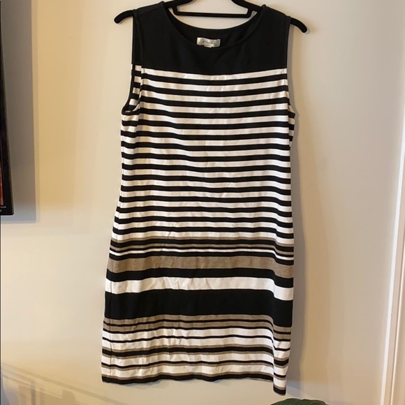 Women’s Dress - Picture 1 of 3